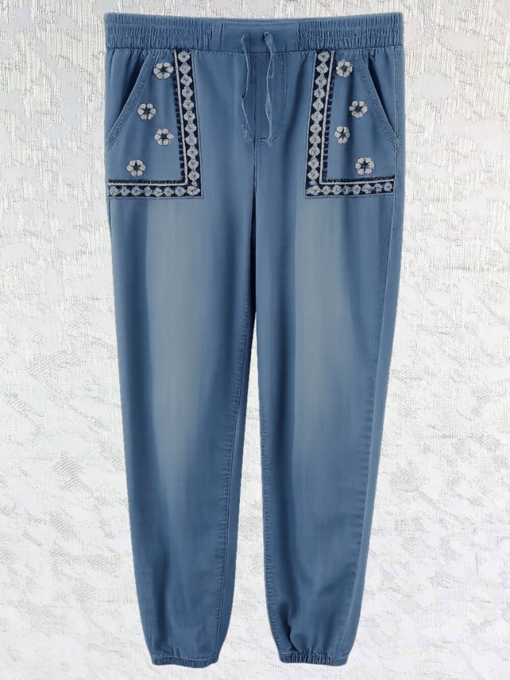 Arizona Jean Co Light Blue Distress Jeans w/ Tie & Beautiful Embroidery Size 16